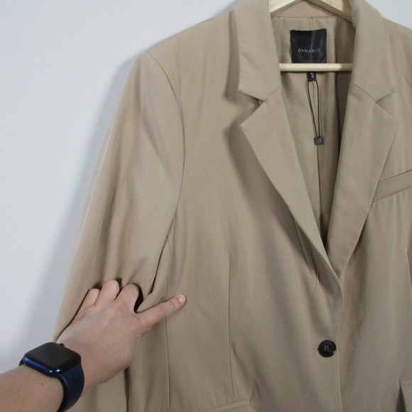 Dynamite Blazer Women L Beige Rayon Blend Relaxed Fit Career Office Casual 646 - Picture 4 of 12